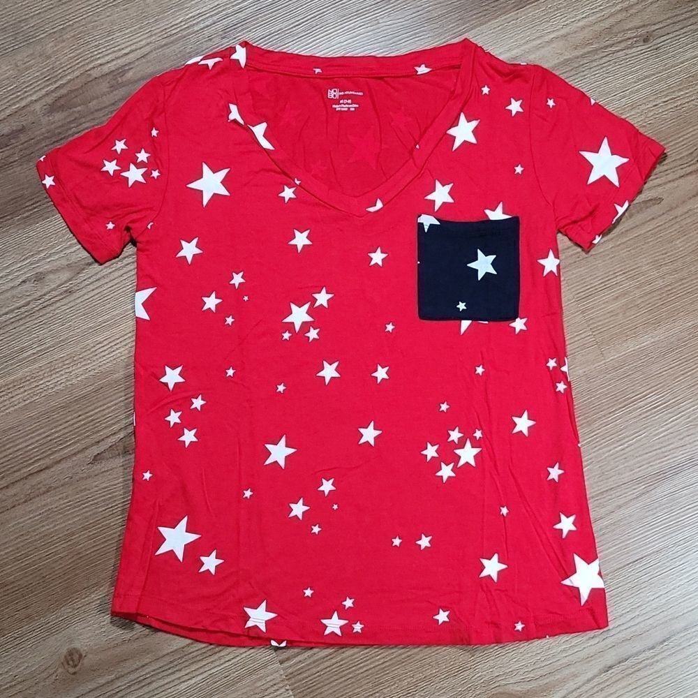 🔺️Red Star Spangled Vneck Short Sleeve Top Medium